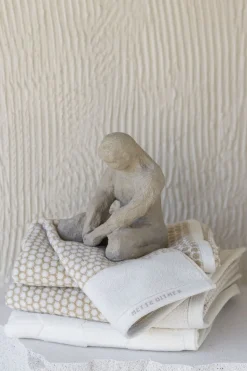 Mette Ditmer - GRID badehåndklæde, Sand / Off-white
