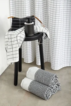 Mette Ditmer - GRID håndklæde, sort / råhvid