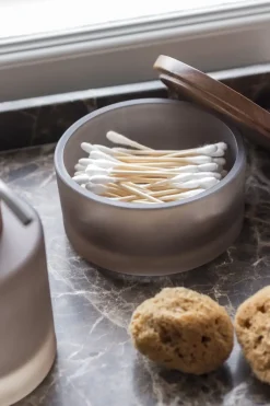 Mette Ditmer - MODEST-lågkrukke - Walnut