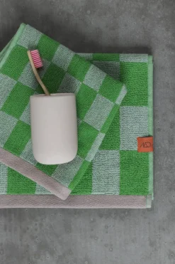 Mette Ditmer - RETRO håndklæde, Klassisk grøn