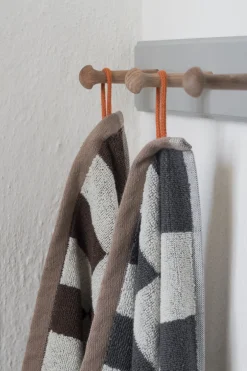 Mette Ditmer - RETRO-håndklæde - Chocolate - W70 x L133 cm