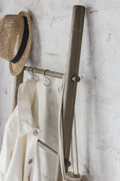 Mette Ditmer - ROOTS ladder - Dark oiled - Stige