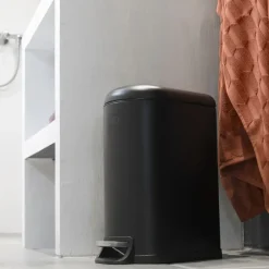 Mette Ditmer - WALTHER pedalspand - Sort