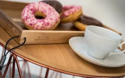 MiLLE W NORDISK DESIGN - Bakke i træ - Beige læder - 15 x 60 cm.