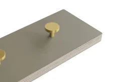 Moudhome - COLOR Knagerække i træ varm grå - 70 cm