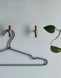 Moudhome - OAK Knage - børstet messing og egetræ