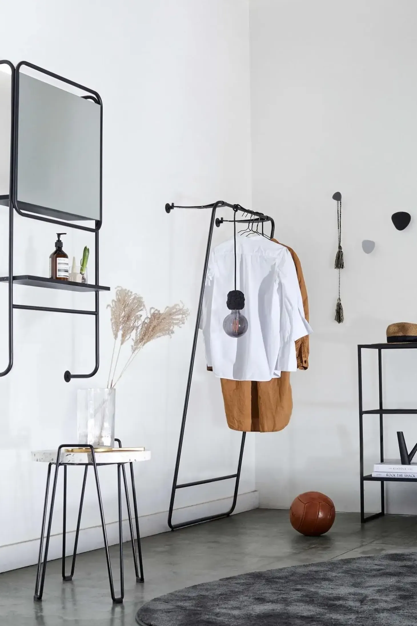 Muubs - Copenhagen spejl m. hylder - B: 60 cm, H: 120 cm, D: 22 cm