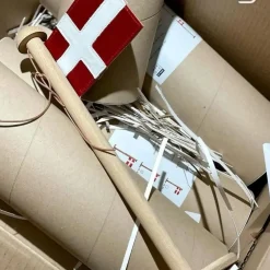 Nordic By Hand - Snoren - Bordflag i lys eg - H40