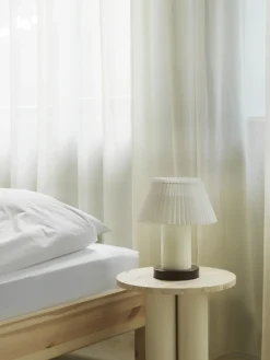 Normann Copenhagen - Cellu - Bordlampe - Hvid med brun bund