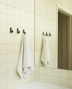 Normann Copenhagen - Curve Mini knage - Sæt med 2 styk - Mat brun