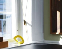 Normann Copenhagen - Lysestage - Crooked Candlestick Two - Yellow/Gul