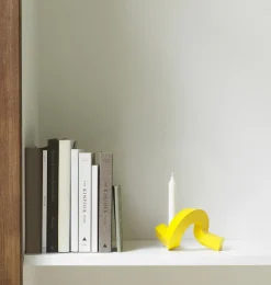 Normann Copenhagen - Lysestage - Crooked Candlestick One - Yellow / Gul