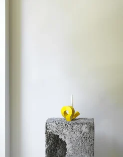 Normann Copenhagen - Lysestage - Crooked Candlestick One - Yellow / Gul