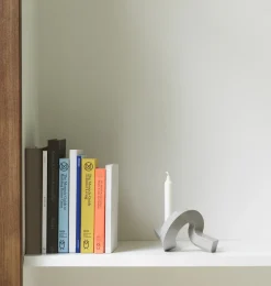 Normann Copenhagen - Lysestage - Crooked Candlestick One - Grey / Grå