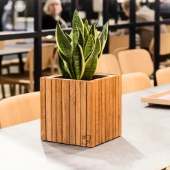 SQUARELY COPENHAGEN - Plantekasse - GrowON - Mørk Eg - 22 x 22 x 24 cm