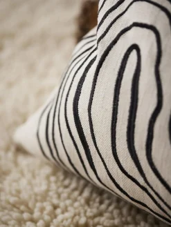 Svanefors - Curve Pudebetræk - Black/white 45x54cm