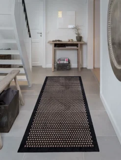 Tica Copenhagen - Løber - Dots - Sort/sand - 90x200 cm