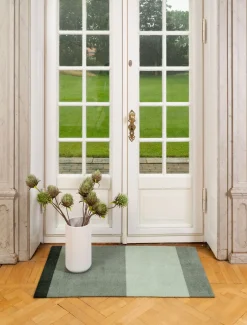 Tica Copenhagen - Smudsmåtte - Stripes Horizon - Lysegrøn/Støvet/Mørkegrøn - 90x130 cm