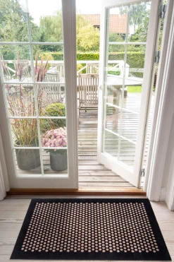 Tica Copenhagen - Smudsmåtte - Dots - Sort/Sand - 67x120 cm