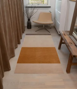 Tica Copenhagen - Smudsmåtte - Stripes Horizon - Ivory-Dijon-Brown - 60x90 cm