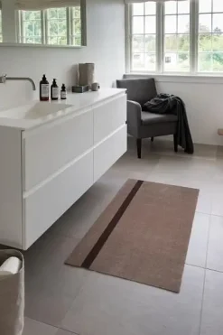 Tica Copenhagen - Smudsmåtte - Stripes Vertical - Sand/Brun - 90x130 cm