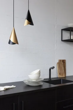 Umage - Lampe - Cornet - Sort/messing - Ø13,4 cm