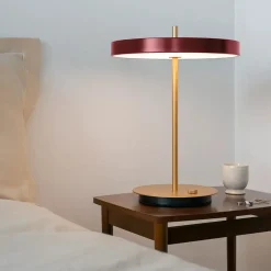 Umage - Table bordlampe - Asteria - Ruby red - Ø31 cm