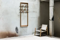 We Do Wood - Knagerække - Coat Frama - bambus med sort stål